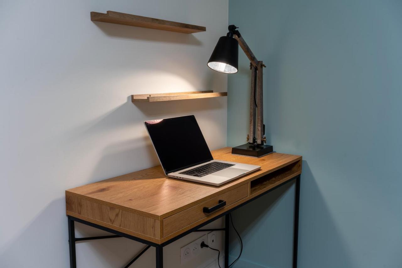 Appartement T2 De Standing Climatise Avec Parking Prive, Tram T2 T5, Hopitaux Est