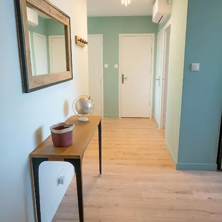 Apartamento T2 De Standing Climatise Avec Parking Prive, Tram T2 T5, Hopitaux Est Bron Exterior foto
