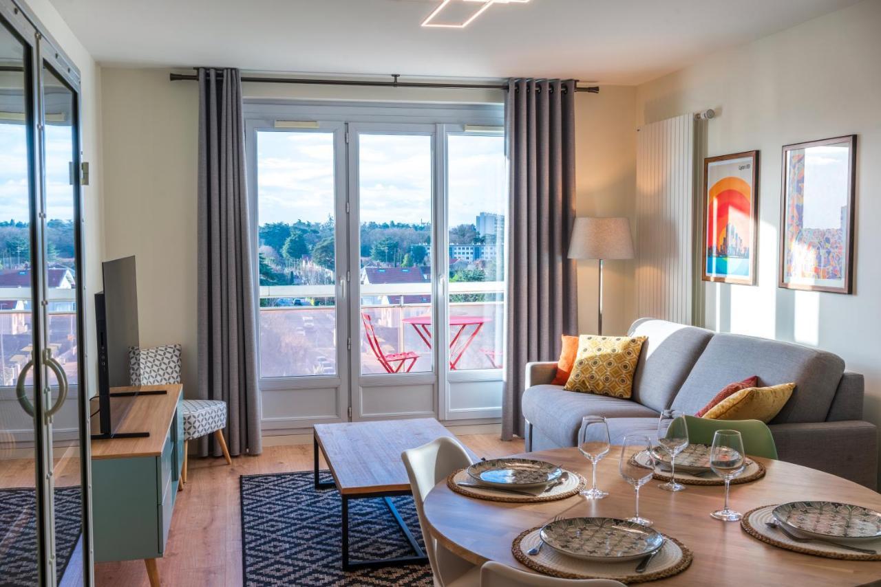 Apartment T2 De Standing Climatise Avec Parking Prive, Tram T2 T5, Hopitaux Est