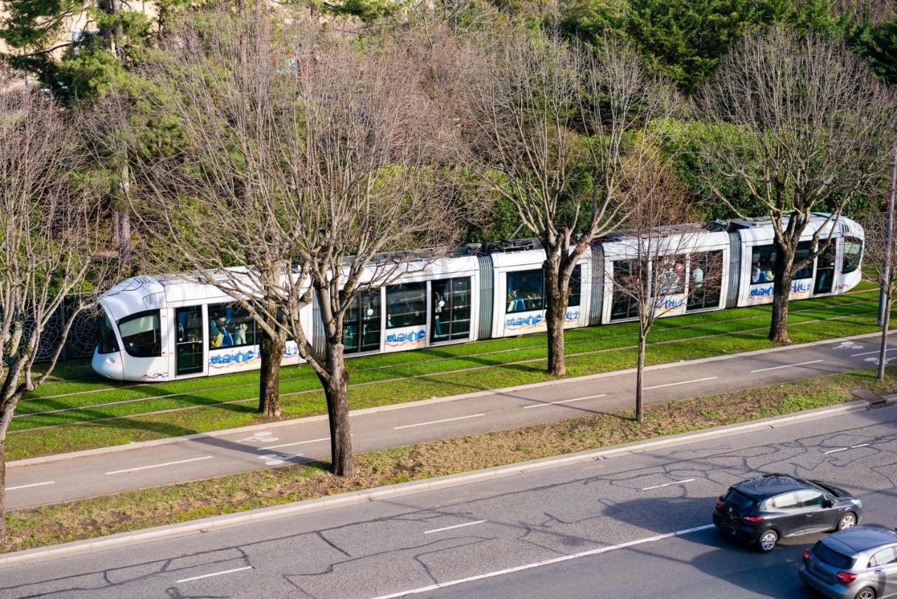 T2 De Standing Climatise Avec Parking Prive, Tram T2 T5, Hopitaux Est Bron